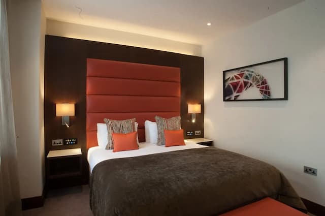 St George Hotel Wembley-Superior Double or Twin Room-1