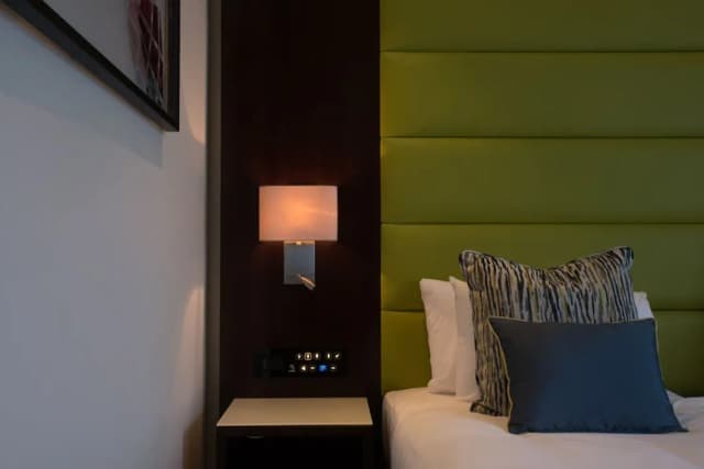 세인트 조지 호텔 웸블리-싱글룸 (Budget)-5