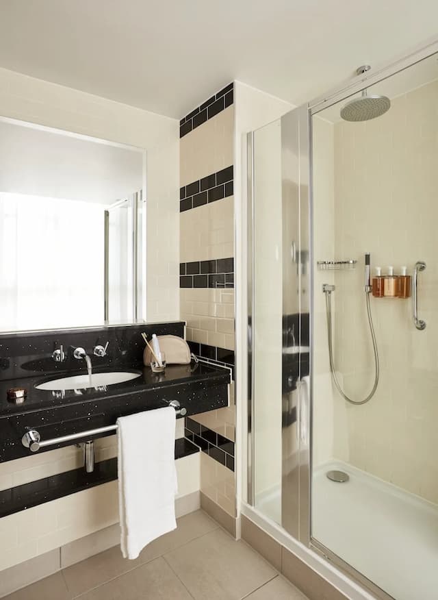 The Clermont London, Victoria-Classic Room, 1 King Bed-6