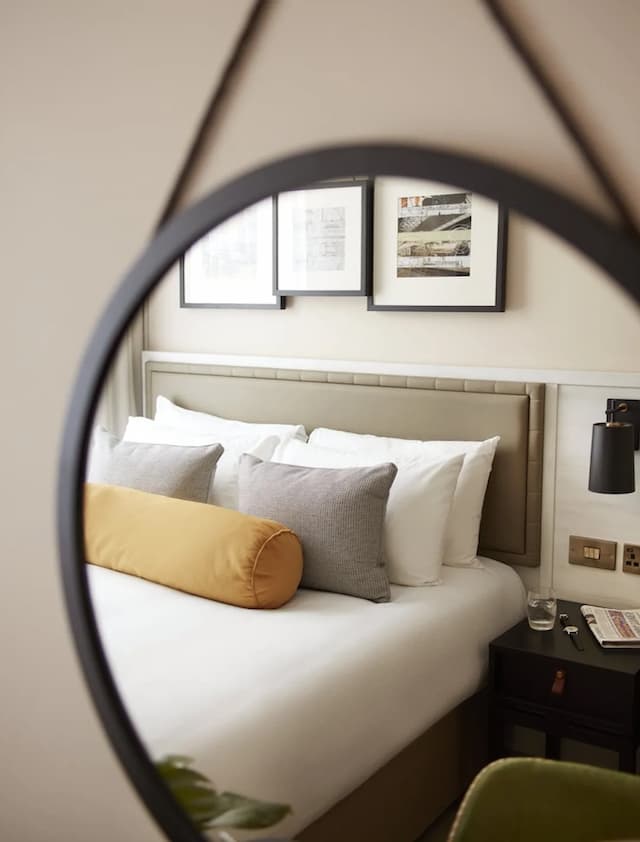 The Clermont London, Victoria-Classic Family Room-2