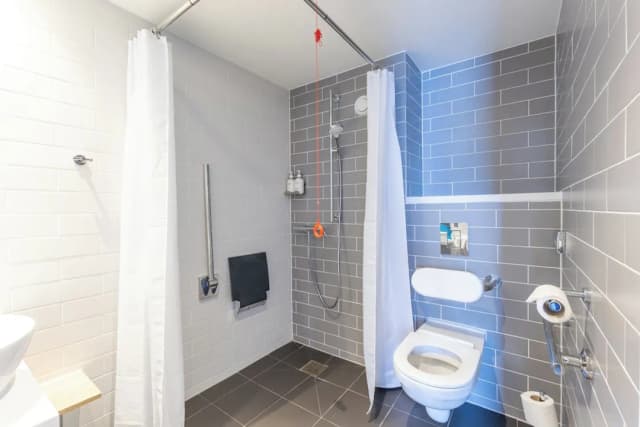 ホリデイ イン エクスプレス ロンドン - クロイドン by IHG-ルーム ダブルベッド 1 台 バリアフリー (with Free Hot Breakfast)-1