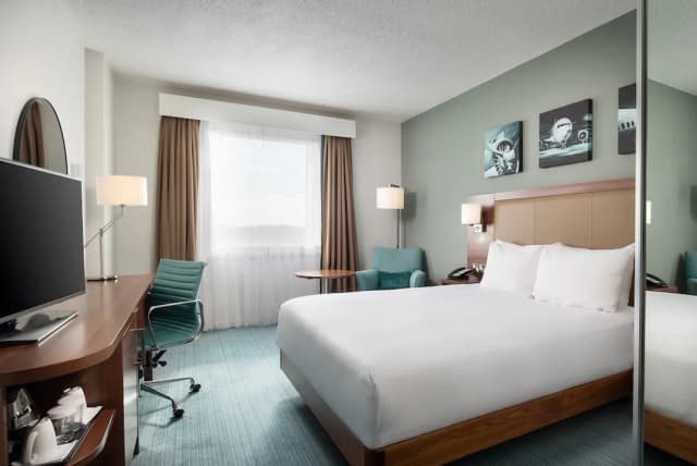 Hilton Garden Inn London Heathrow Airport-客房, 1 张大床-3