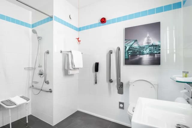 Hilton Garden Inn London Heathrow Airport-客房, 1 张大床, 无障碍-5