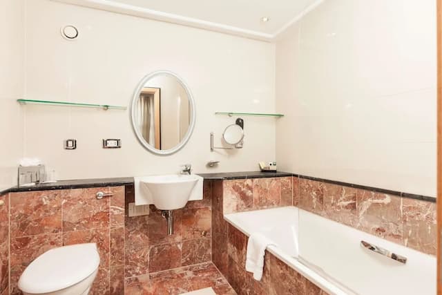 倫敦法院酒店-標準雙人房-4