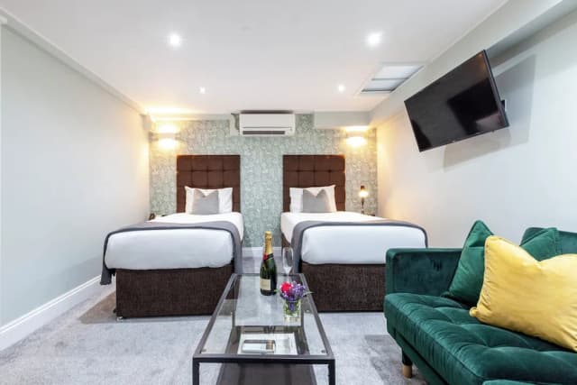 ホテル シェパーズ ブッシュ ロンドン-スタンダード 4 人部屋-10