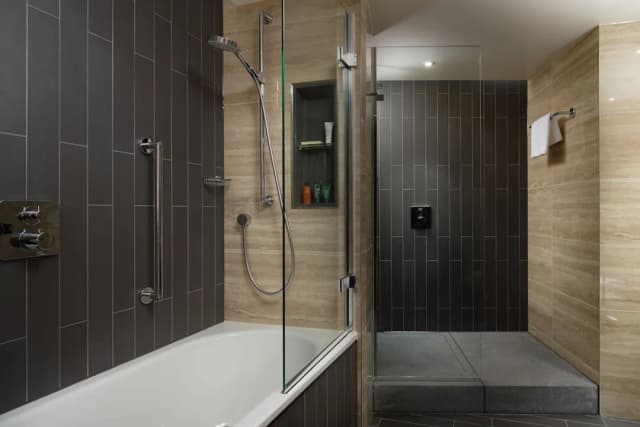 Hilton London Bankside-Executive Suite, 1 King Bed - Lounge Access-2