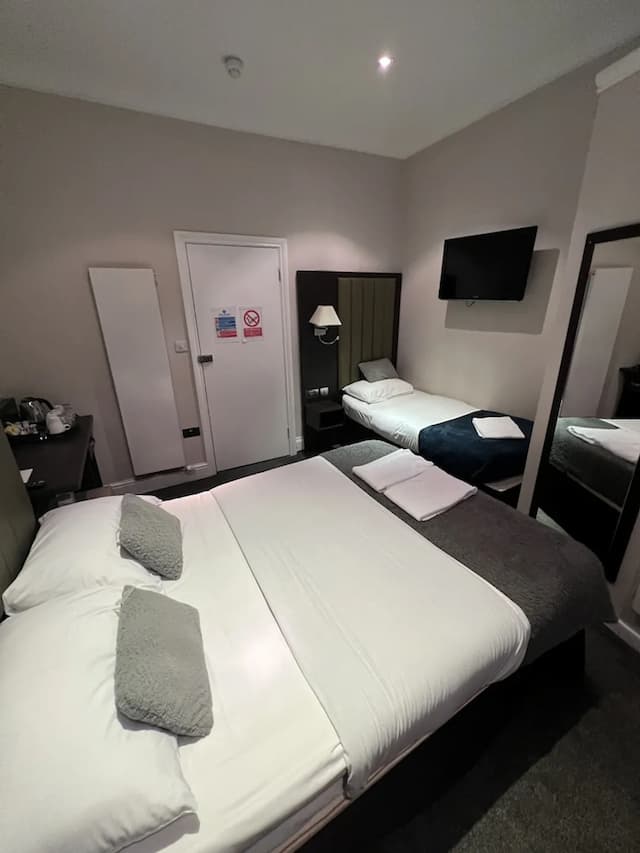 Goodwood Hotel-Executive Quadruple Room-1