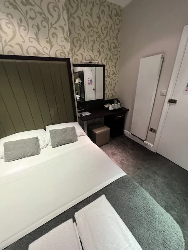 Goodwood Hotel-Executive Quadruple Room-2