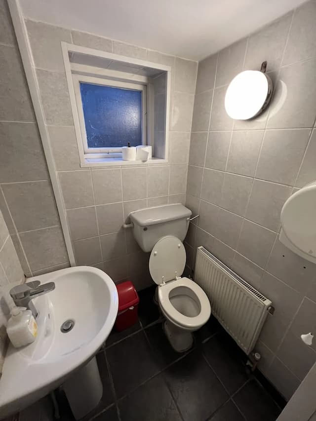 Goodwood Hotel-Twin Room, Shared Bathroom-6