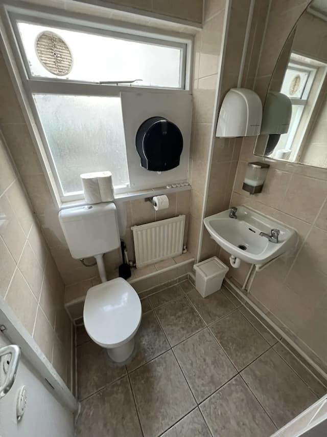 Goodwood Hotel-Twin Room, Shared Bathroom-7