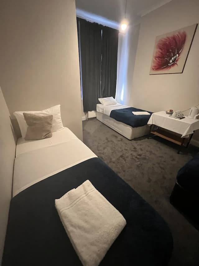 Goodwood Hotel-Triple Room, Private Bathroom-1