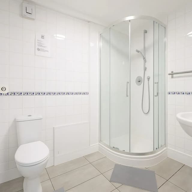 NX London Hostel-Bed in a SHARED 10-bed mixed Dormitory-4