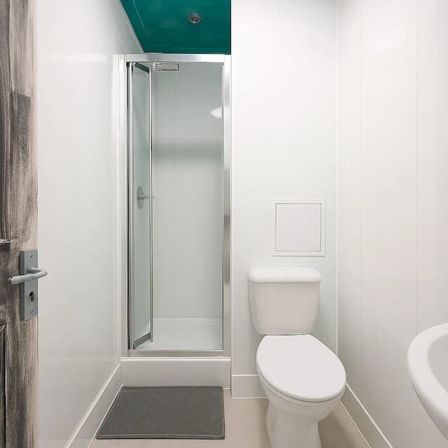 NX London Hostel-6 Bed Private Room (shared bathroom)-6