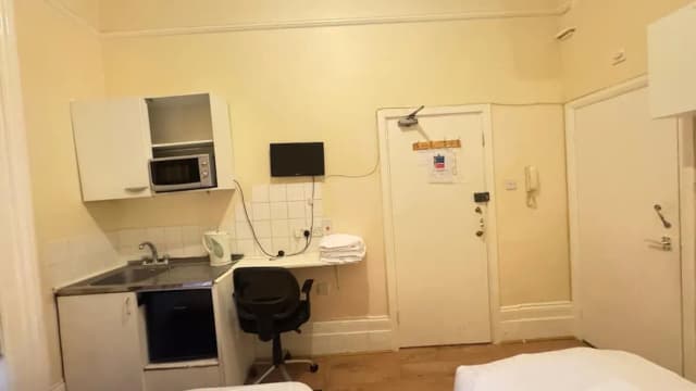 安瓦爾之家-三人房 (37 Collingaham Place)-9