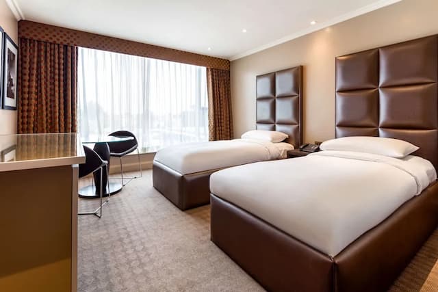 倫敦希思羅愛德華麗笙藍標飯店及會議中心-標準客房-2