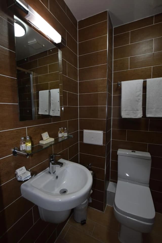 Lucky 8 Hotel-Superior Double Room-17