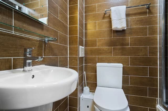 Lucky 8 Hotel-Superior Triple Room-15