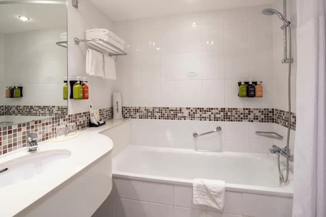 布倫特福德拉克假日飯店 - IHG 旗下飯店-尊榮客房, 1 張特大雙人床, 陽台 (Canal View)-36