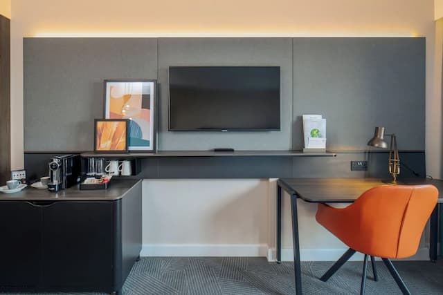 布倫特福德拉克假日飯店 - IHG 旗下飯店-尊榮客房, 1 張特大雙人床, 陽台 (Canal View)-26