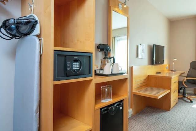 布倫特福德拉克假日飯店 - IHG 旗下飯店-標準客房, 1 張加大雙人床和 1 張沙發床-14