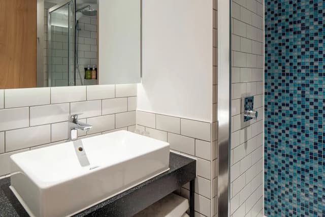 布倫特福德拉克假日飯店 - IHG 旗下飯店-標準客房, 1 張加大雙人床和 1 張沙發床-32