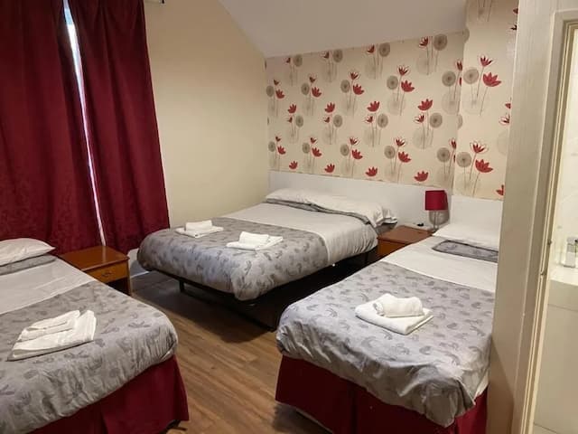 Abbey Lodge-Standard Quadruple Room, 1 Bedroom, Ensuite-1
