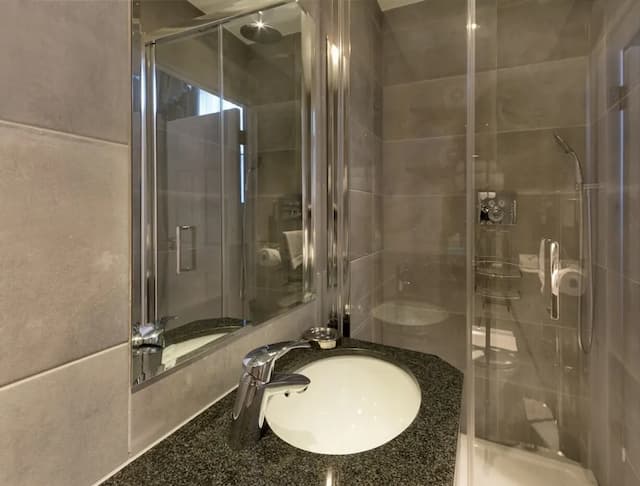 Staunton Hotel-Comfort Single Room, Ensuite-4