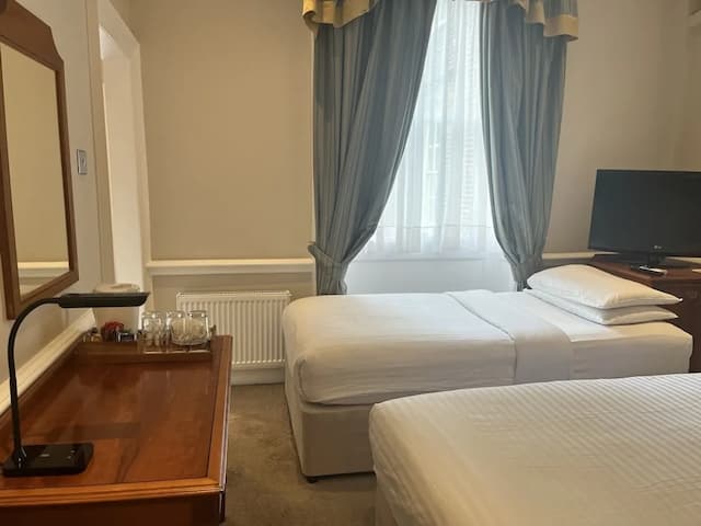 Staunton Hotel-Triple Room, Ensuite-5