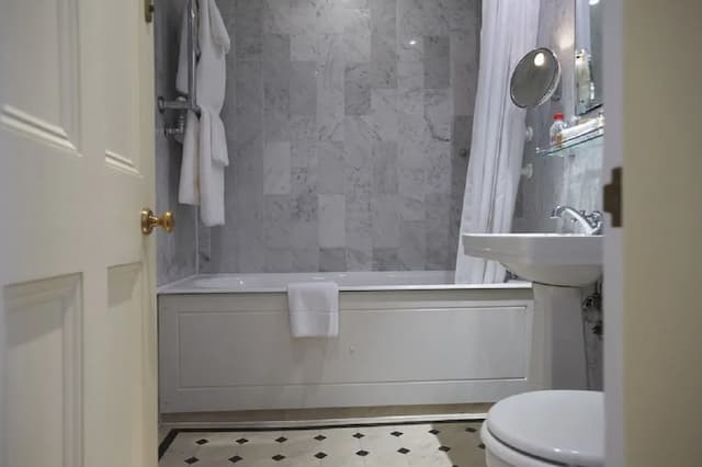 Durrants Hotel-Twin Room-3