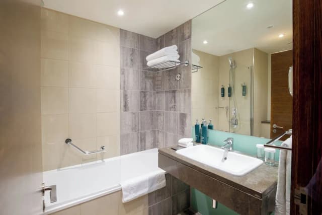 힐튼 런던 카나리 와프-스탠다드 트윈룸-2