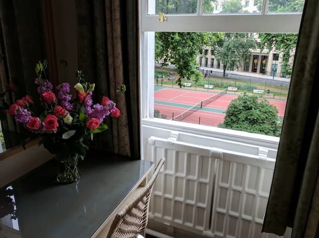 Euro Hotel-Single Room (1 Single Bed with Separate Private Bathroom)-2