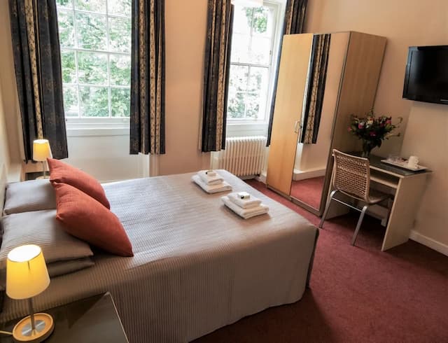 Euro Hotel-Double Room, Ensuite-1