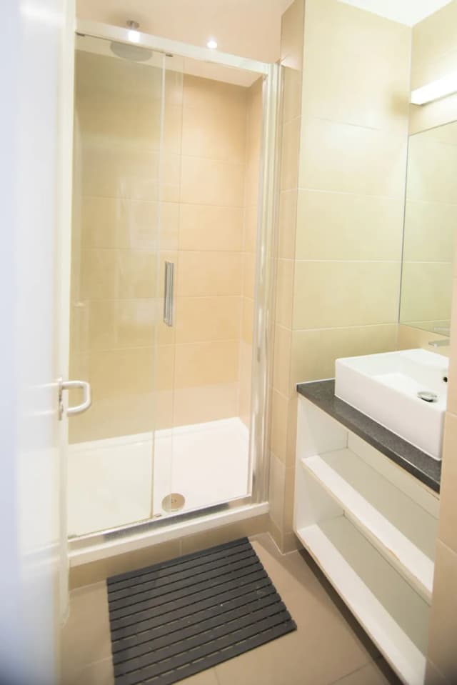 Wombat's City Hostel London-Bed in 6-Bed Female Dormitory Room-6