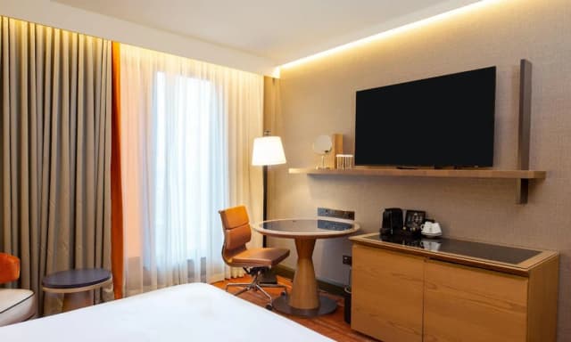 Hilton London Tower Bridge-Executive Room-1