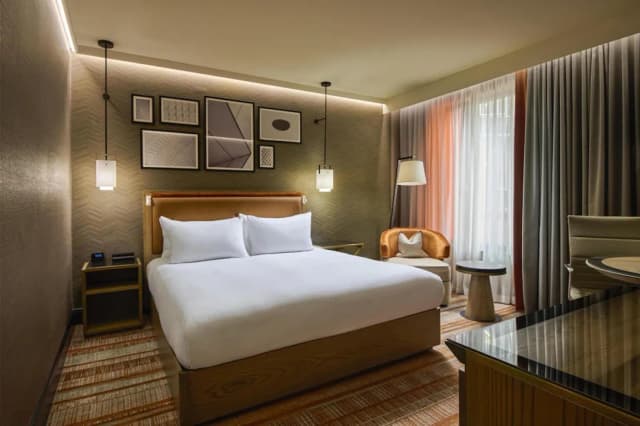 Hilton London Tower Bridge-Hilton guest room-2