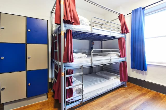St Christopher's Village, London Bridge - Hostel-Bed in 9 Bed Dorm with Shared Bathroom (Triple Bunks)-7
