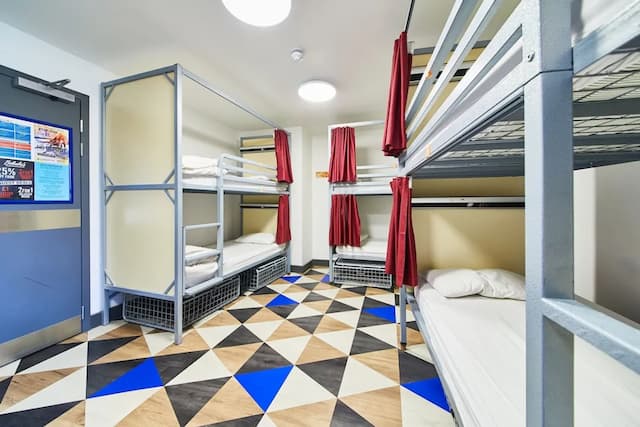 St Christopher's Village, London Bridge - Hostel-Bed in 8 Bed Dorm with Shared Bathroom-1