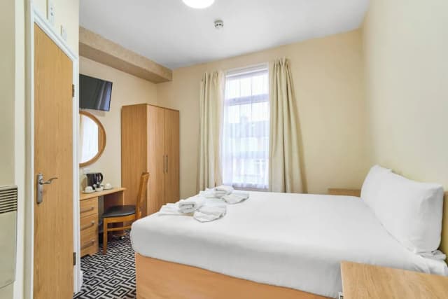 Woodlands Lodge Ilford-Double Room, 1 Double Bed, Ensuite-7