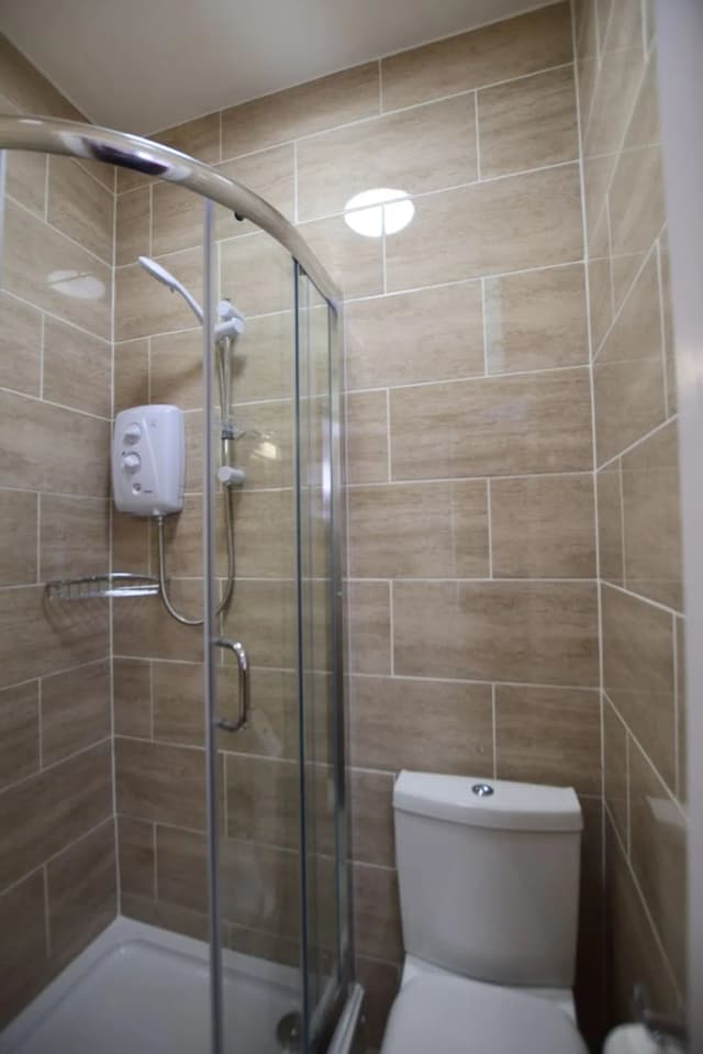 Woodlands Lodge Ilford-Basic Twin Room-2