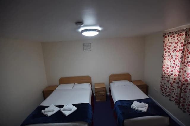 ウッドランズ ロッジ イルフォード-ベーシック トリプルルーム-3