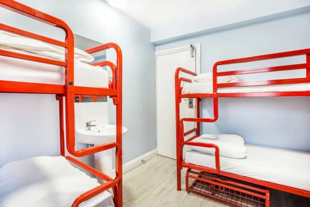 Astor Victoria Hostel - Adults Only-Bed in 4-Bed Mixed Dormitory Room-4