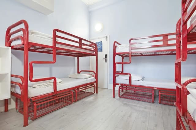 Astor Victoria Hostel - Adults Only-10 Bed Mixed Dorm Basic Shared Bathroom-1