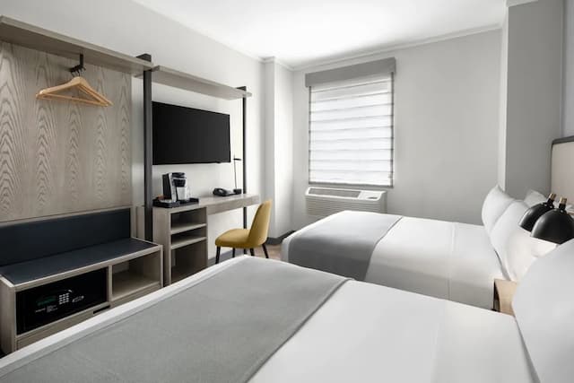 馨樂庭連心紐約第五大道飯店-Premier Room with Two Double Beds-3