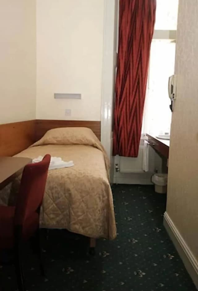 The Ridgemount Hotel-Single Room, Shared Bathroom-4