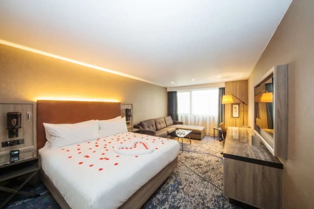 DoubleTree by Hilton London Kingston Upon Thames-小型套房, 1 张特大床-3