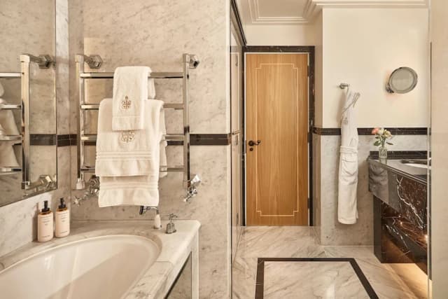 梅寶尼克拉裡奇飯店-高級客房-4