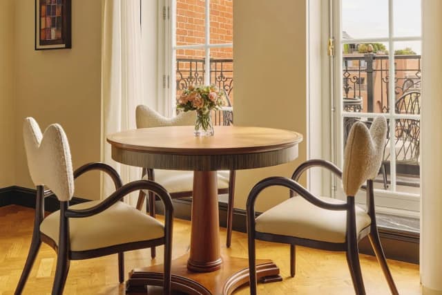 梅寶尼克拉裡奇飯店-套房, 露台, 邊間-2