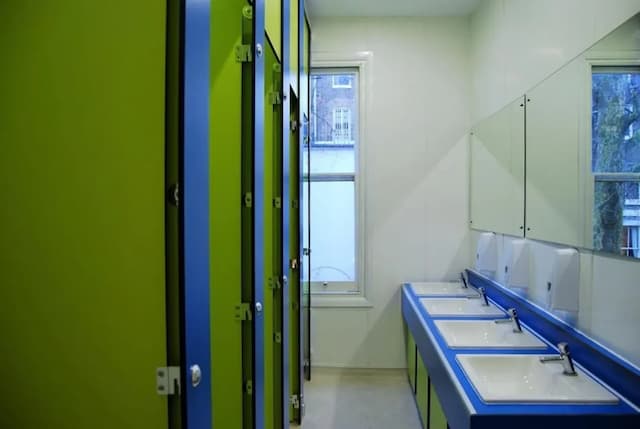 Saint James Backpackers-Standard Double Room, Shared Bathroom-5