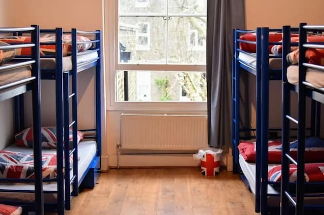 Saint James Backpackers-Shared Dormitory (Bed in 8 mixed dorm)-5