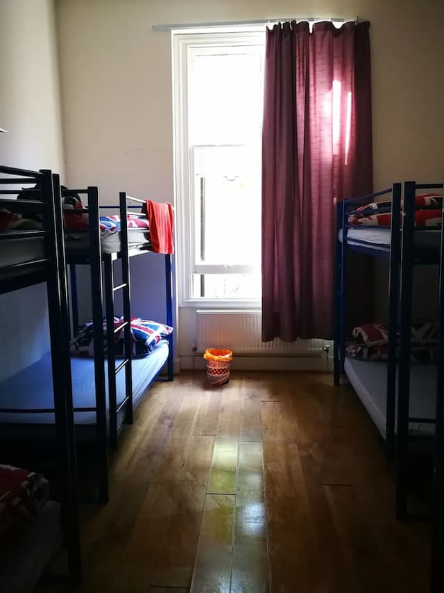 Saint James Backpackers-Shared Dormitory (Bed in 8 mixed dorm)-2